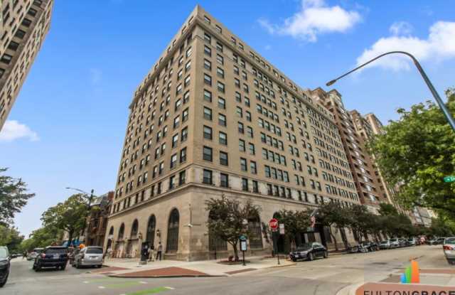 2100 N Lincoln Park W photos photos