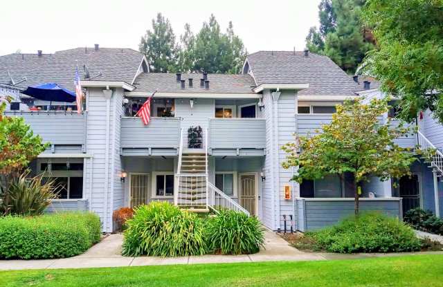 Great Second Floor 2bd Condo With Pool in Gated Complex photos photos