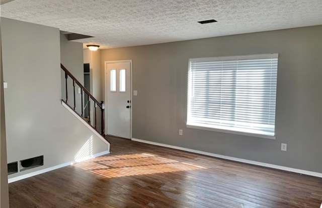 1120 Worthington Hills Drive Gallery 3