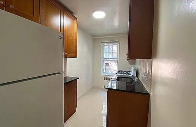 140-35 Burden Cres Gallery 4