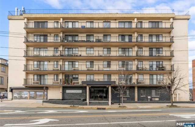 233 12TH Street 3H photos photos