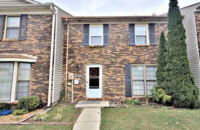 3BR TOWNHOUSE FOR RENT - DECATUR SW - 2178 Westbury Court Southwest, Decatur, AL 35603