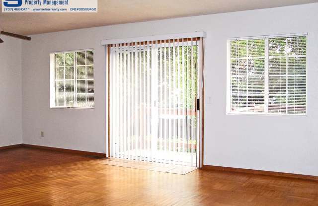 Roomy 3 bedroom home on Ukiah's Westside! Gallery 3