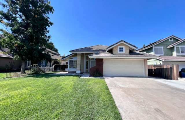 3 Bedroom SINGLE STORY home located in Murrieta for LEASE! - 39879 Osprey Road, Murrieta, CA 92562