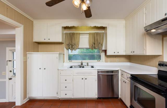 5121 Wilmar Drive Gallery 2