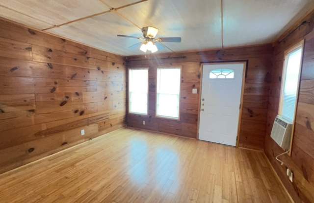 2716 Deer - 3 Bed/2 Bath - $1275 Gallery 4