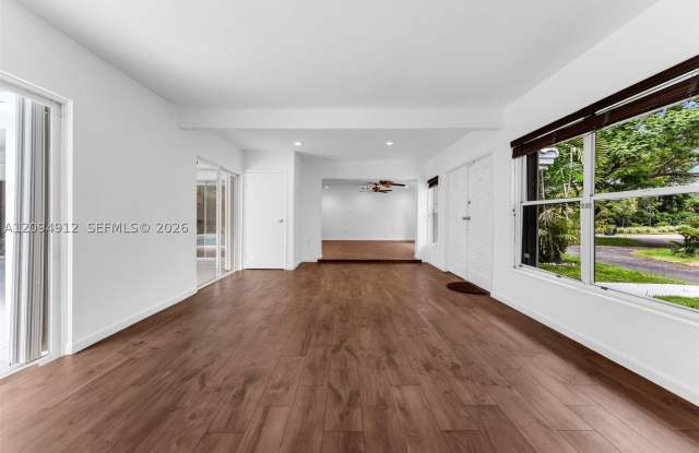 11890 SW 72nd Pl Gallery 2