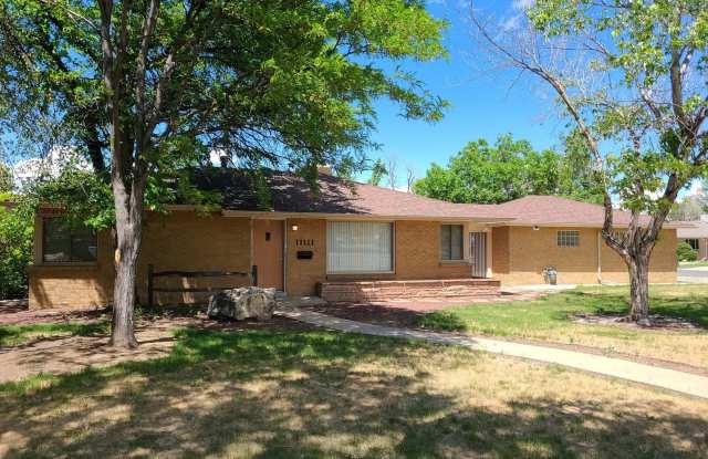 Charming 3BR House in Aurora photos photos