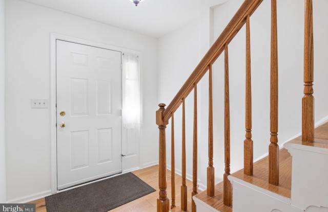 171 VERNON Court Gallery 3