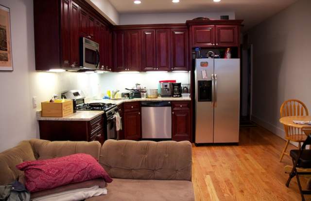 Charming 3 Bedroom- - 1083 Beacon Street, Brookline, MA 02446