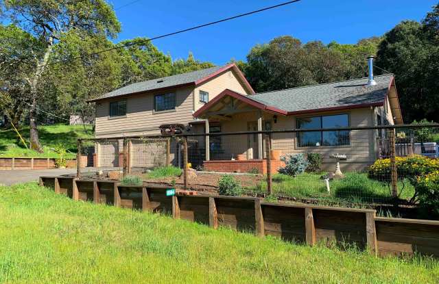 6564 Sonoma Mountain Road Gallery 1