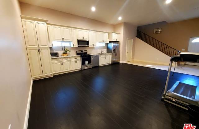 10116 HILLGROVE DR - 10116 Hillgrove Drive, Los Angeles, CA 90210