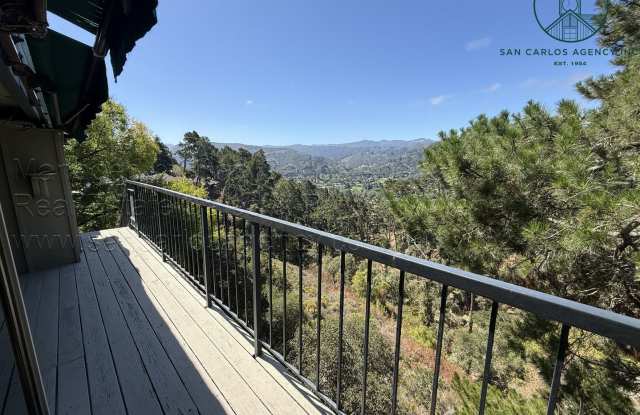 Two Bedroom Premium Del Mesa Condo Unit with Views Gallery 3