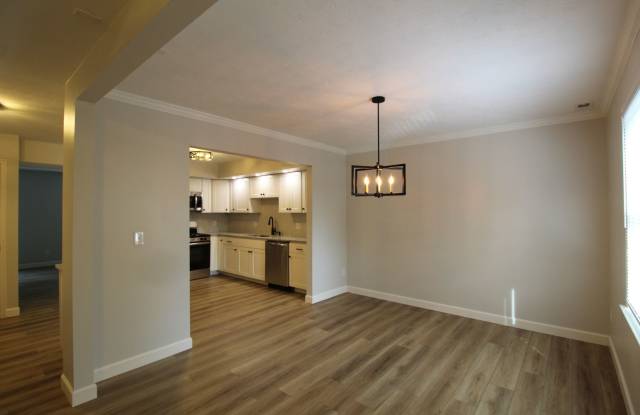 Completely Remodeled 3-Bedroom Townhome near Downtown & JMU! Coming Soon! Gallery 3