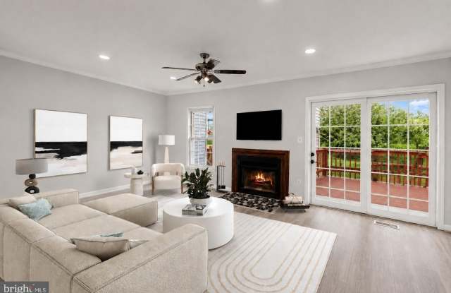 5943 SURRATTS VILLAGE DR Gallery 2