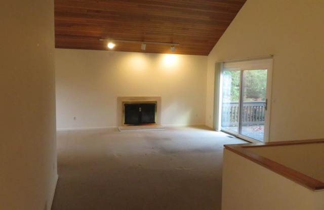 8 Southwick Ct. Gallery 2