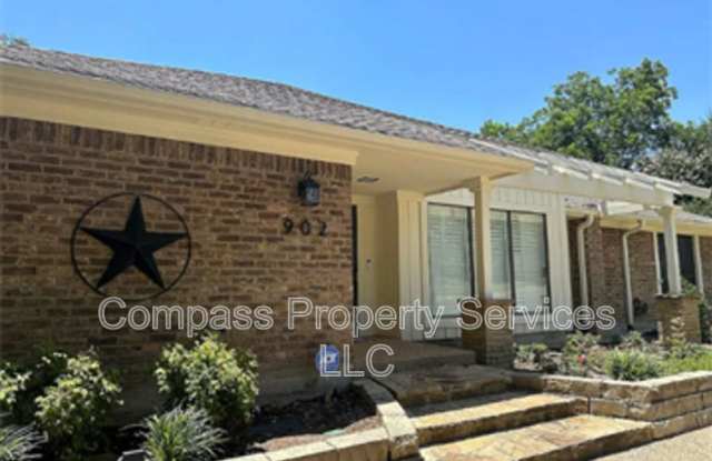 902 Woodland West Gallery 2