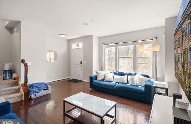 517 OVERLOOK PARK Drive Gallery 4