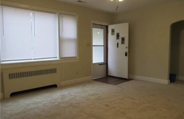 5003 Winchester Avenue Gallery 3