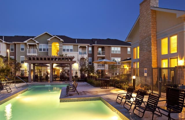 Affordable Housing -Encino Pointe Gallery 4