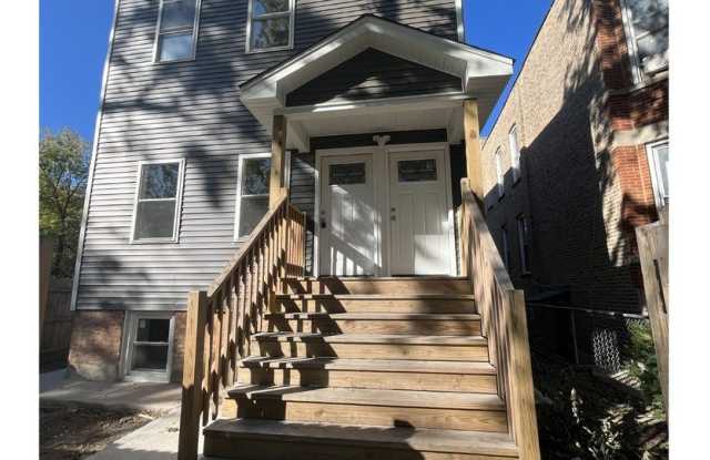 6448 S Saint Lawrence Avenue Gallery 1