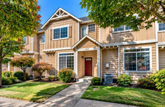 Townhome in Quiet Neighborhood Gallery 1