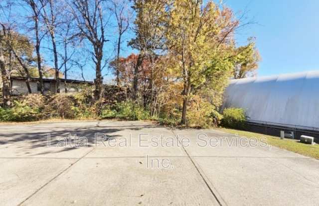 324 NW Millstone Cir Gallery 3