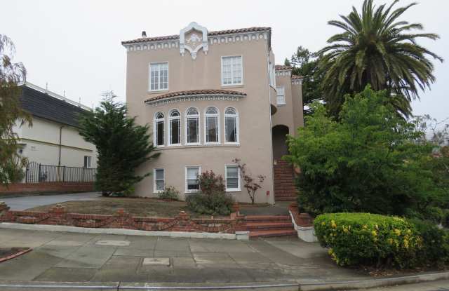 Elegant 4 bedroom House with bonuses photos photos