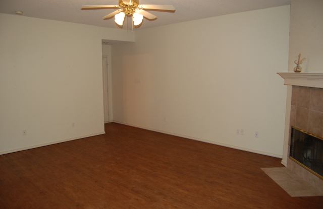 Remodeled Townhouse in Southwest Lubbock. Gallery 3