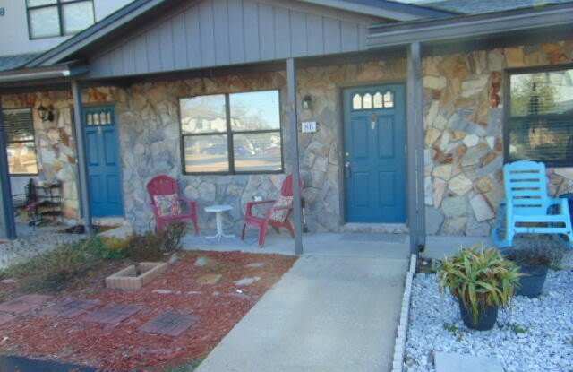 8 PONTE VEDRA Court unit: B - 8 Ponte Vedra Court, Palm Valley, FL 32082