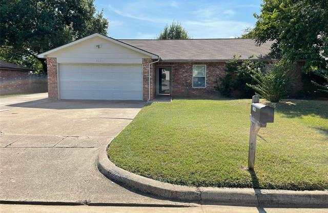 7245 Windcrest Lane - 7245 Windcrest Lane, North Richland Hills, TX 76182