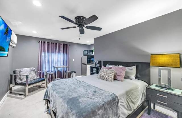 1713 NE 11  Unit B photos photos
