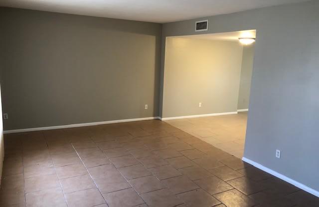 4805 W Northern Ave - 4805 West Northern Avenue, Glendale, AZ 85301