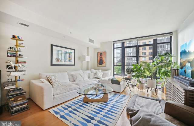 437 NEW YORK Avenue NW Gallery 2