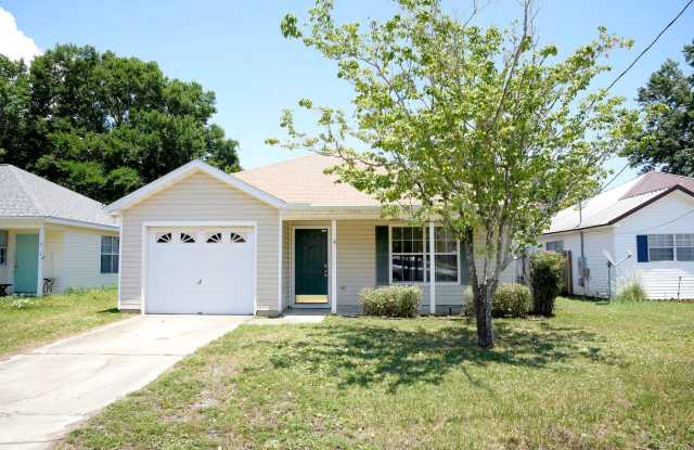 Conveniently Located 3 Bedroom in the Heart of Fort Walton Beach! photos photos