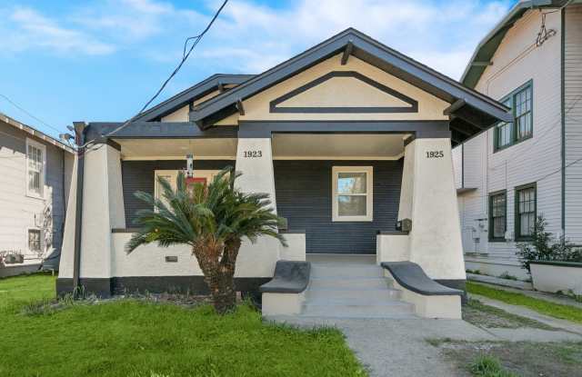 1923 Broadway St photos photos