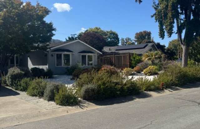 Amazing 5BR 3BA Home in Los Altos Highlands Gallery 1