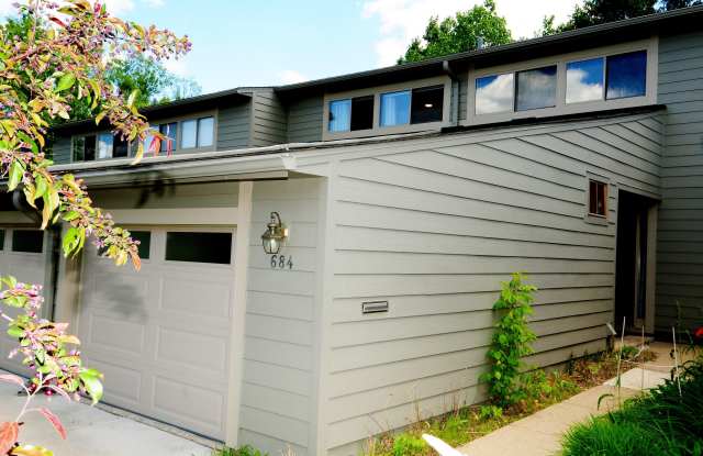 684 Peninsula Court - 684 Peninsula Court, Ann Arbor, MI 48105