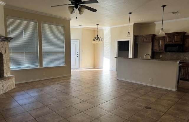 5915 Pedernales Gallery 2