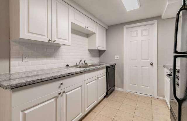 Refreshed 3/1.5/1 in Port Richey - 7703 Sue Ellen Drive, Bayonet Point, FL 34668