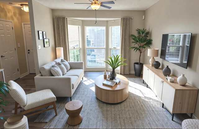 741 HEATHER STONE Loop unit: 55 photos photos