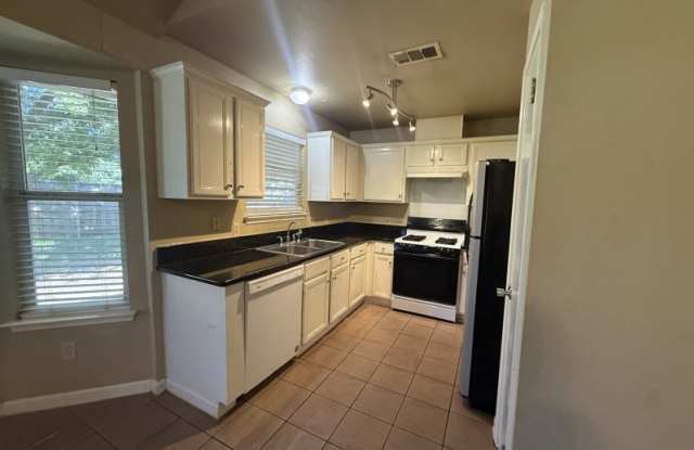 2107 Yaupon Trail Gallery 4