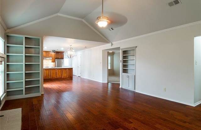 1810 Maplewood Trail Gallery 4