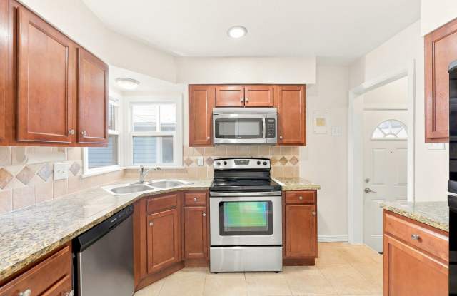 $0 DEPOSIT OPTION. 4BED/2BATH WITH GARAGE NEAR ANSCHUTZ MEDICAL CAMPUS Gallery 4