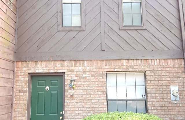 NICE 2/1.5 NW TWN w/ Open Floor Plan, Washer/Dryer, Patio, Community Pool,  More! $1195/month Avail September 1st! photos photos
