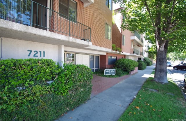 7211 Cozycroft Avenue - 7211 N Cozycroft Ave, Los Angeles, CA 91306