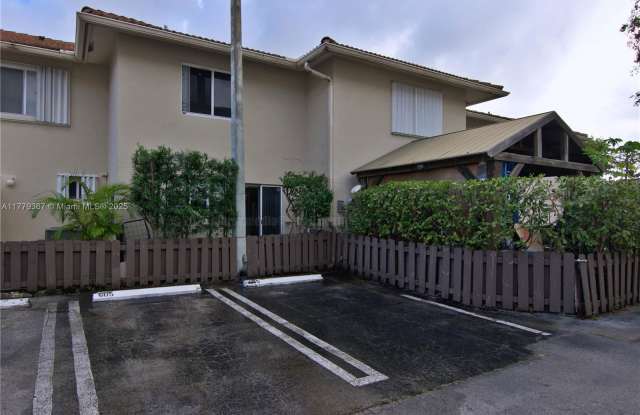 531 Northwest 82nd Avenue - 531 Northwest 82nd Avenue, Fountainebleau, FL 33126