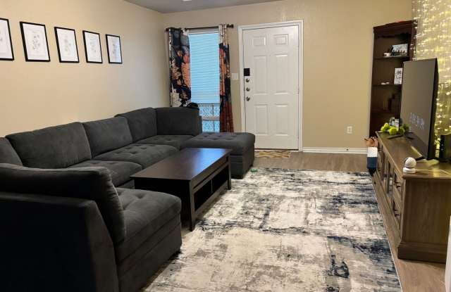 AUGUST PRE-LEASE!  Spacious 3 Bedroom 3 Bathroom with a Yard! Gallery 3