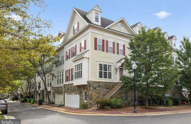 5068 MINDA COURT - 5068 Minda Court, Alexandria, VA 22304