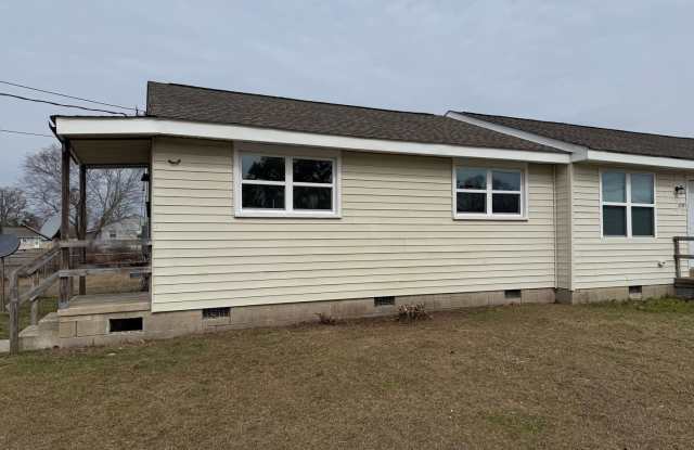 Newly remodeled 1 bedroom, 1 bath duplex. photos photos